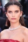 Sara Sampaio isEve Teschmacher