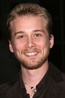 Lou Taylor Pucci isWinthrop