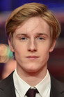 Louis Hofmann isLukas