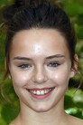 Mallory Wanecque isCarole