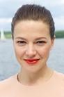 Hannah Herzsprung isAnna Ralston